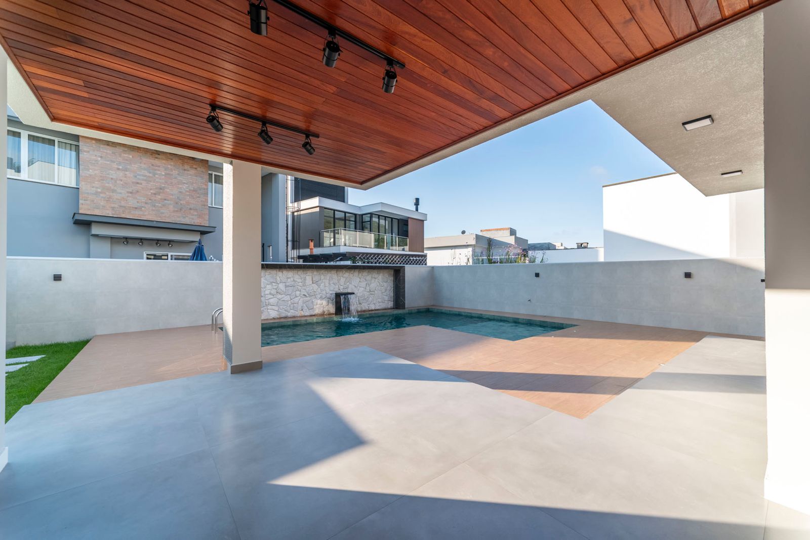 a01fbff5-e76c-418c-bd74-bf8754d5fb1d