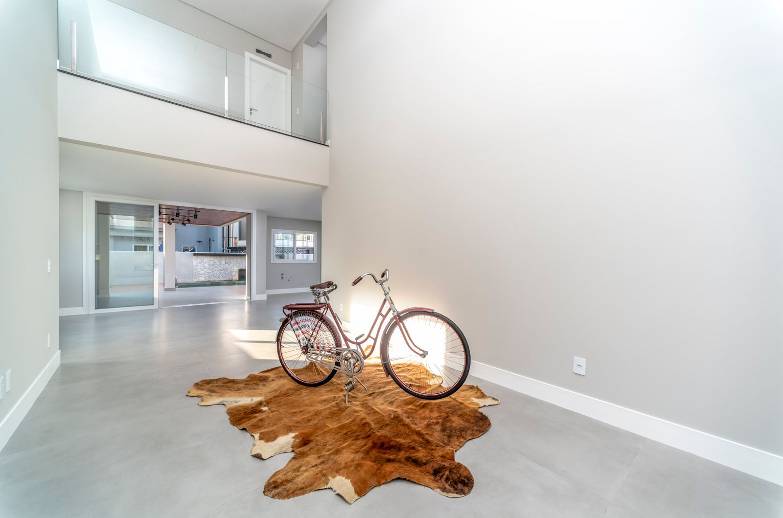 bcacff6d-0b68-4851-b86b-b074462405bb (1)