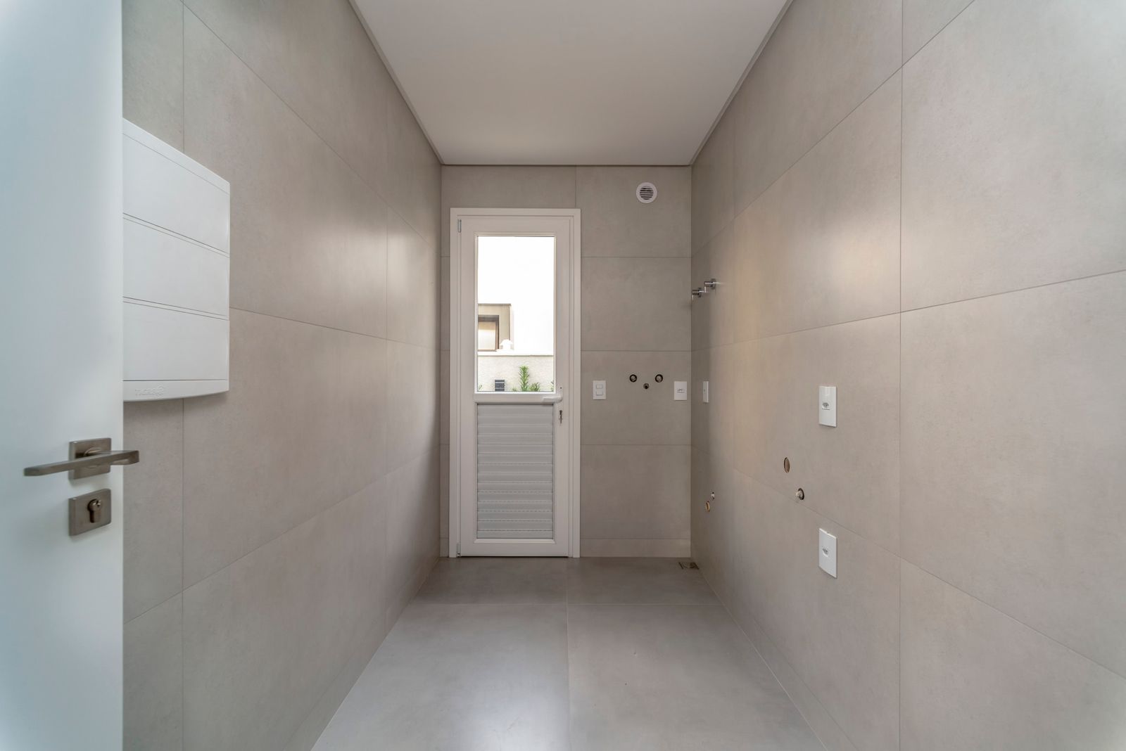 d54ac8ee-a929-4351-be3b-f8d237adb781