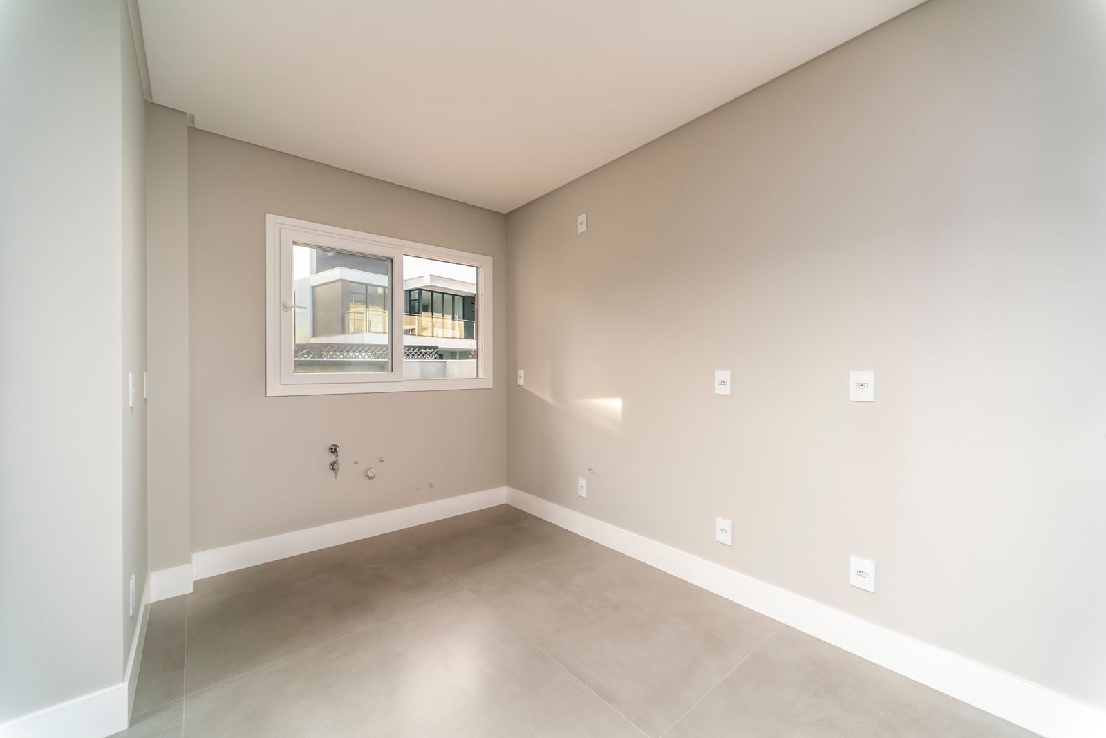 fd748241-e51e-455e-8053-9e8da8a6edbb